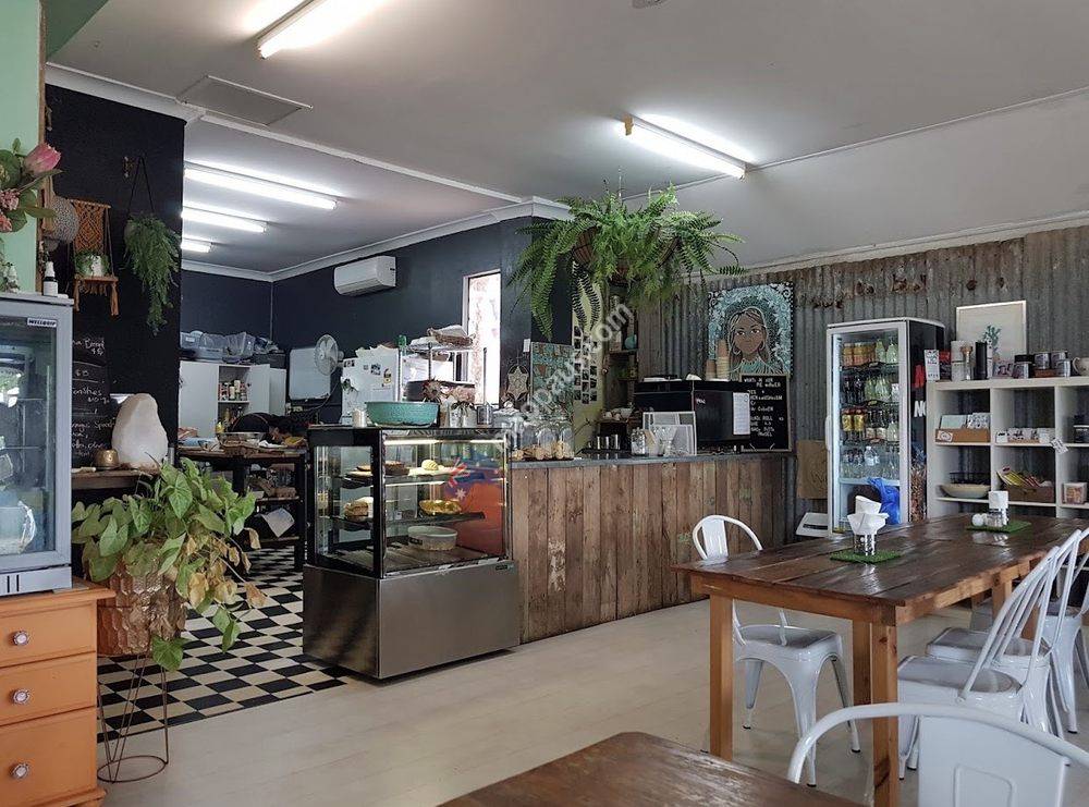 Alicia's Coffee, Cake, and Flowers