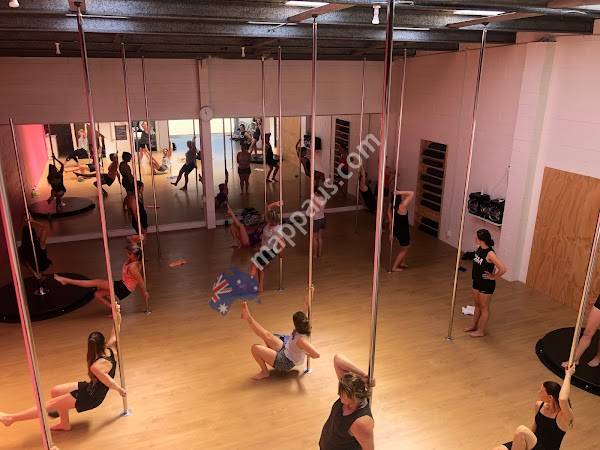 Altitude Pole & Aerial The Mount