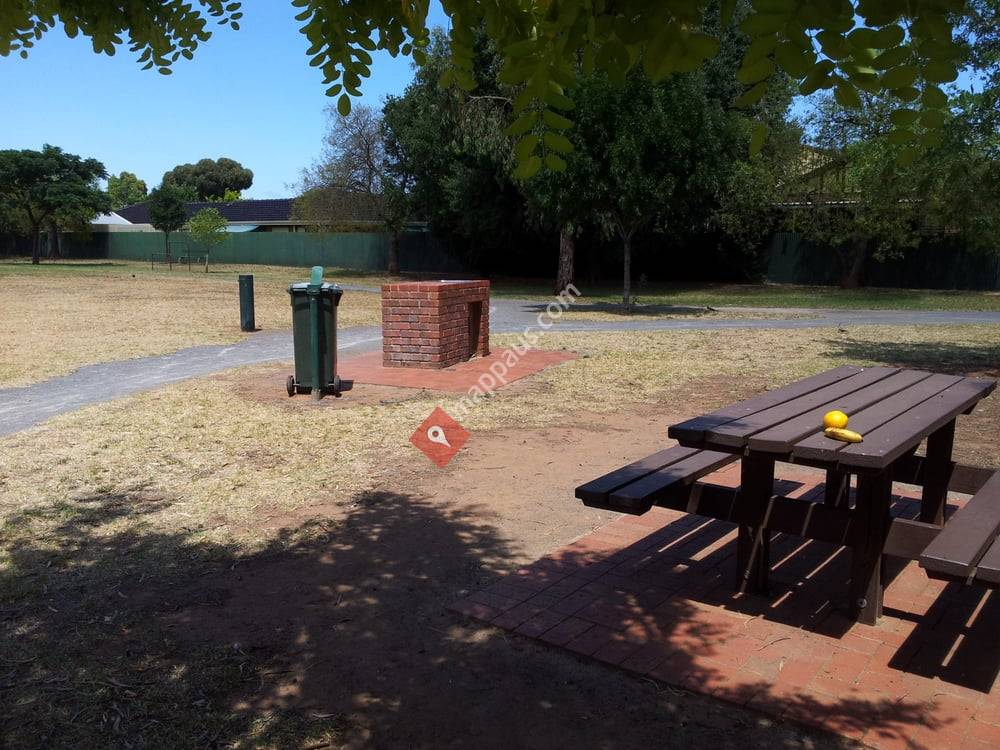 Avenue Reserve