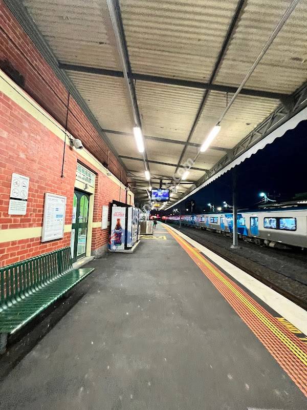 Caulfield Railway Station/Derby Rd #57