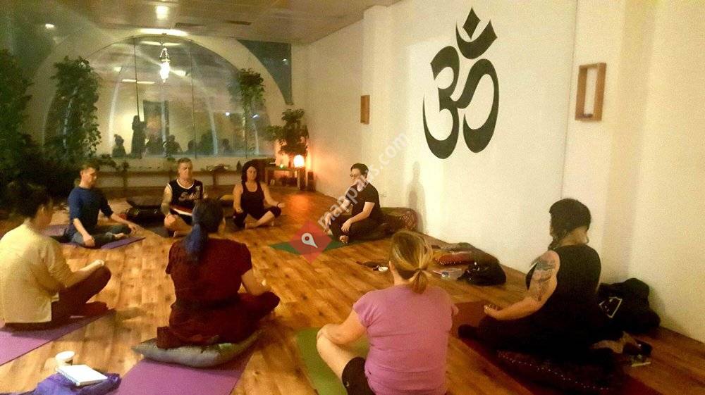 Chameleon New Age Salon
