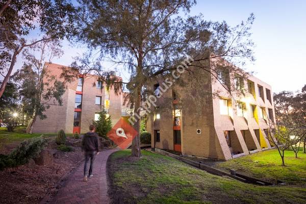 Chisholm College