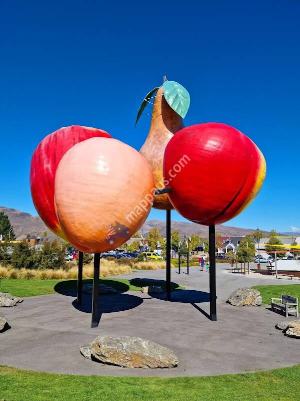 Cromwell Fruit Sculpture