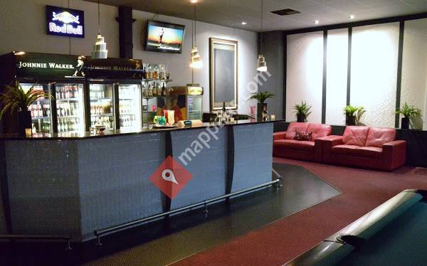 Empire Pool Lounge