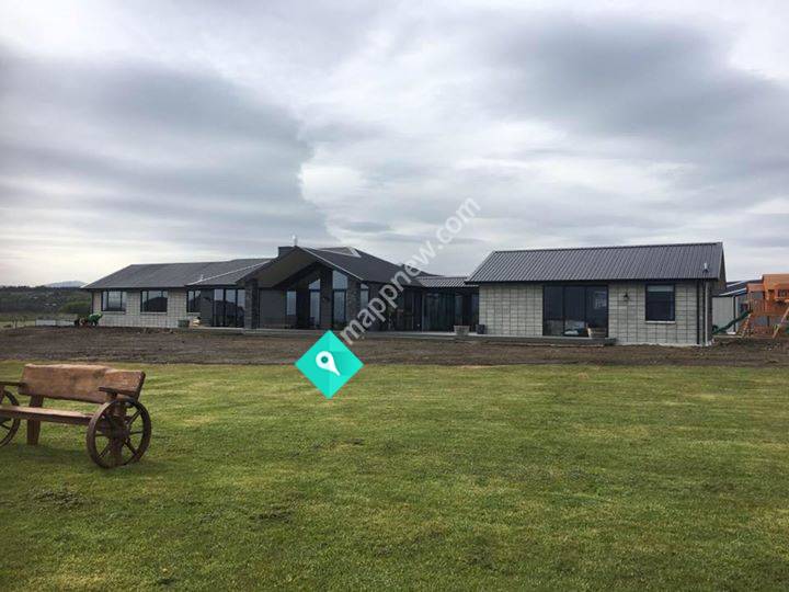 Lake Crest Lodge Wedding Ceremony Venue - Te Anau