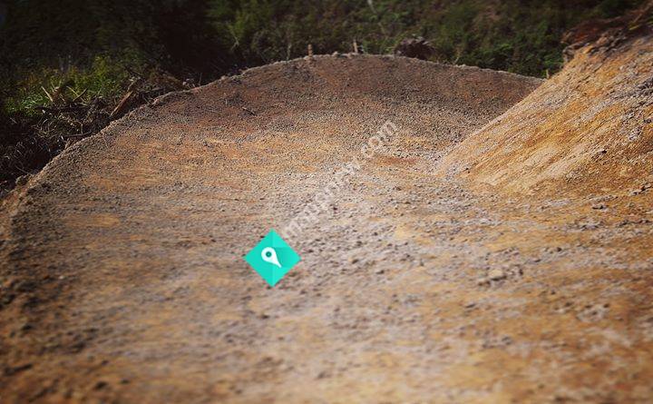 Landshapers Trail Building