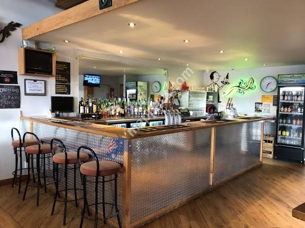 Lucky Lizard Tavern Bar & Grill