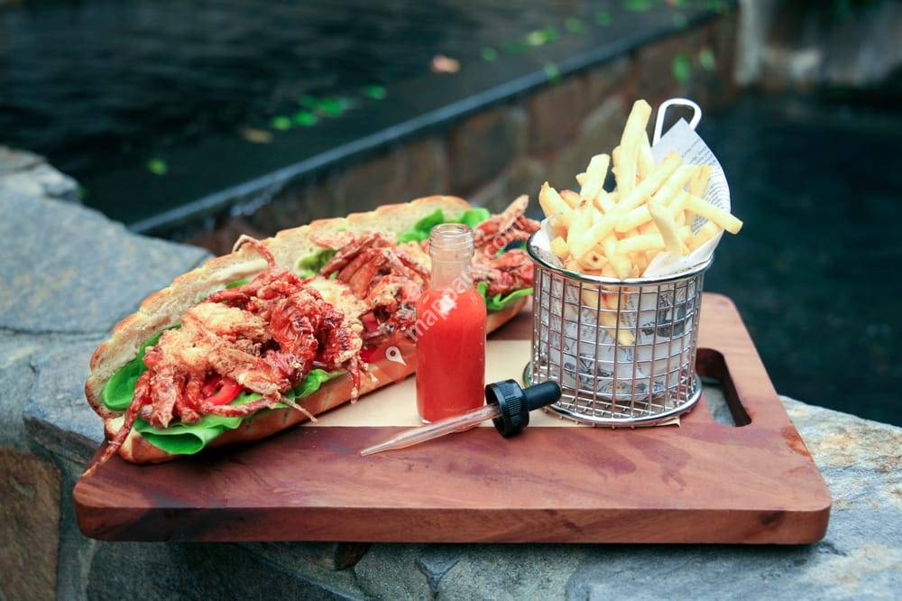 Mona Vale Hotel