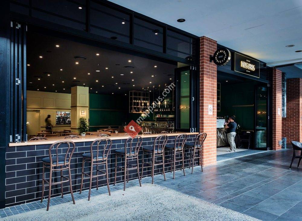 Moss Bros Dessert & Brunch Cafe
