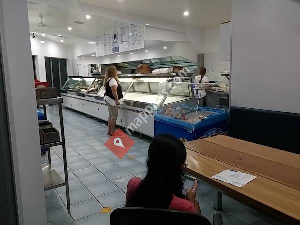 Noosa Harbour Fish Market