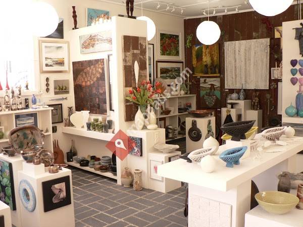 Of Hand & Heart Art Gallery