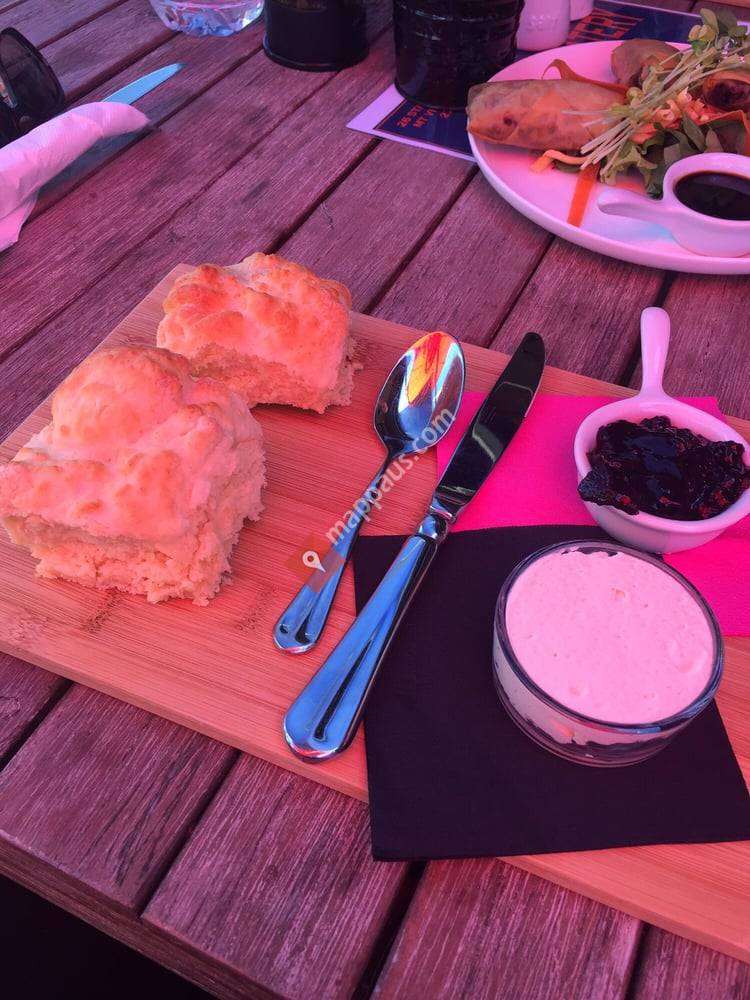 Petalura Eatery