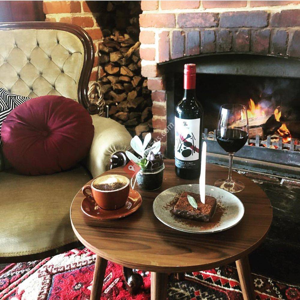 Polly's Wine Lounge