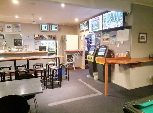 Punters Bar & Grill