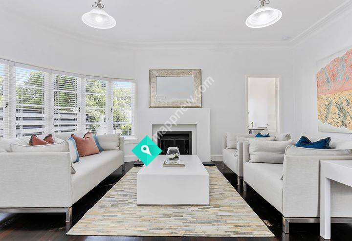 Sara Knight Real Estate
