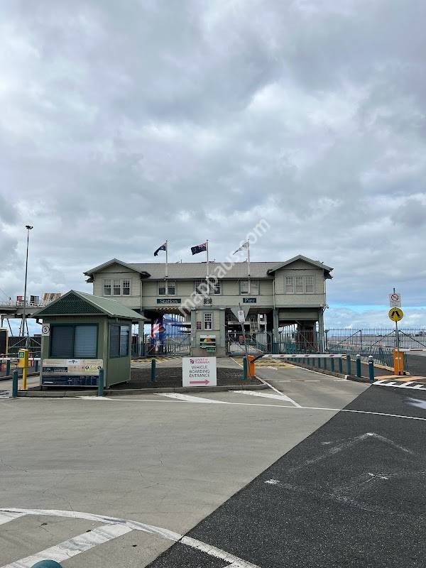 Station Pier