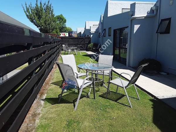Sundowner Motel