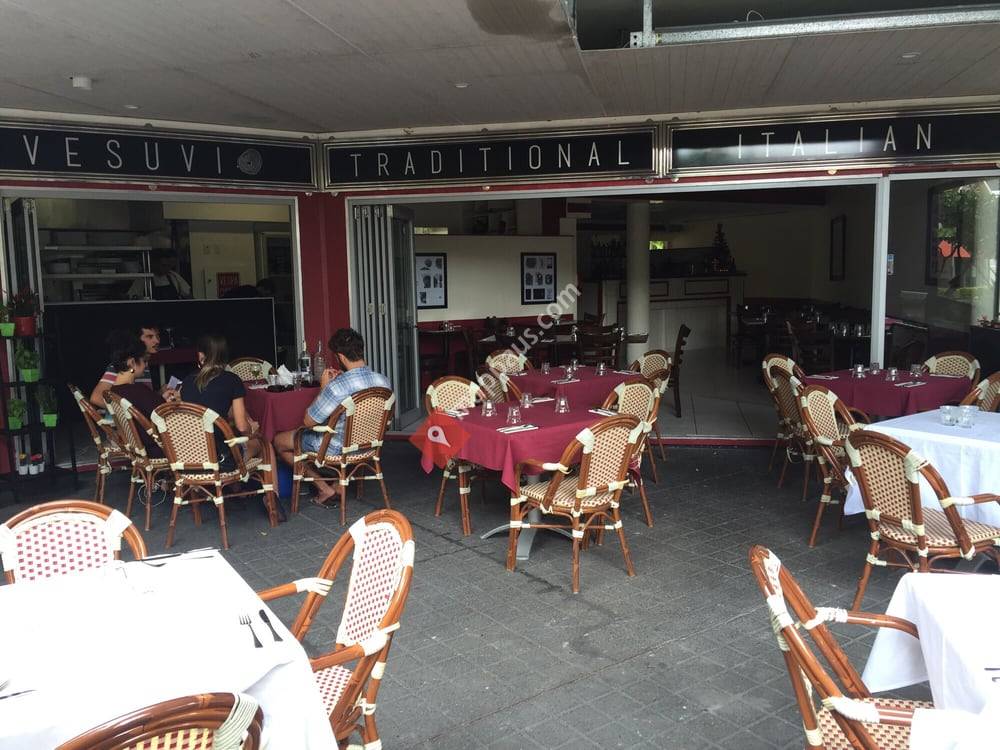 Vesuvio Traditional Italian