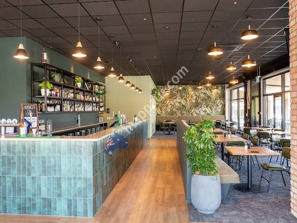 Village Green Bar & Kitchen
